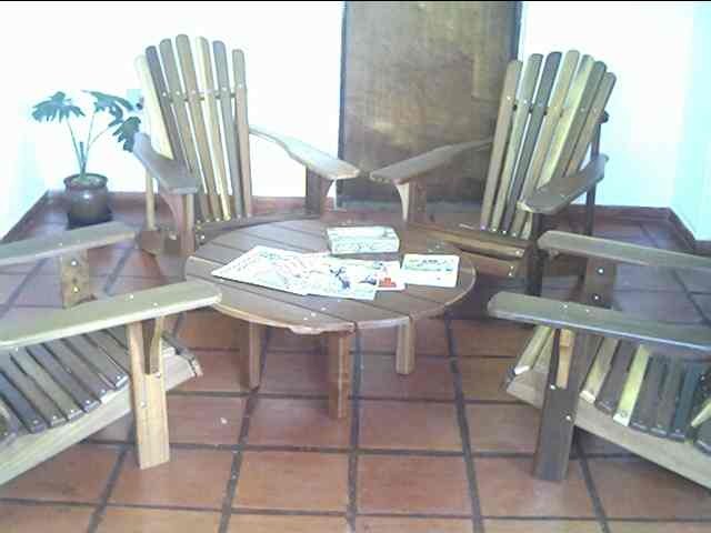 Jogo de Cadeiras com Mesa de Centro 